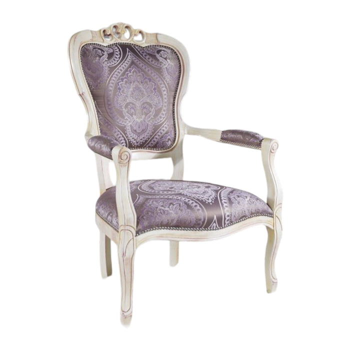 Poltrona shabby imbottita in legno massello intagliata con fregi