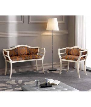 Poltrona imbottita in legno massello intagliata con fregi - Mobili 2G