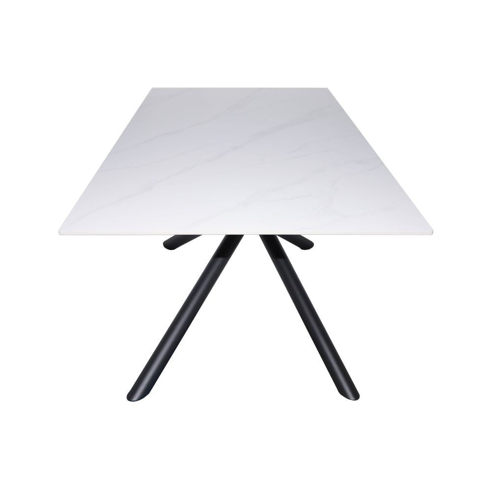 Tavolo fisso Corveo con piano effetto marmo bianco e struttura in metallo nero stile Shangai 180x90