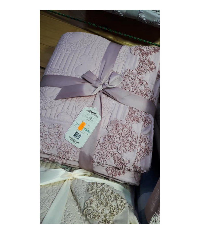 Trapunta Matrimoniale Alta Qualità  Con Ricamo Al Bordo Colore Fantasia Casuale         