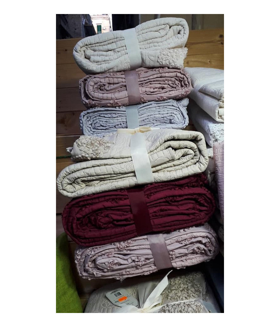 Trapunta Matrimoniale Alta Qualità  Con Ricamo Al Bordo Colore Fantasia Casuale         