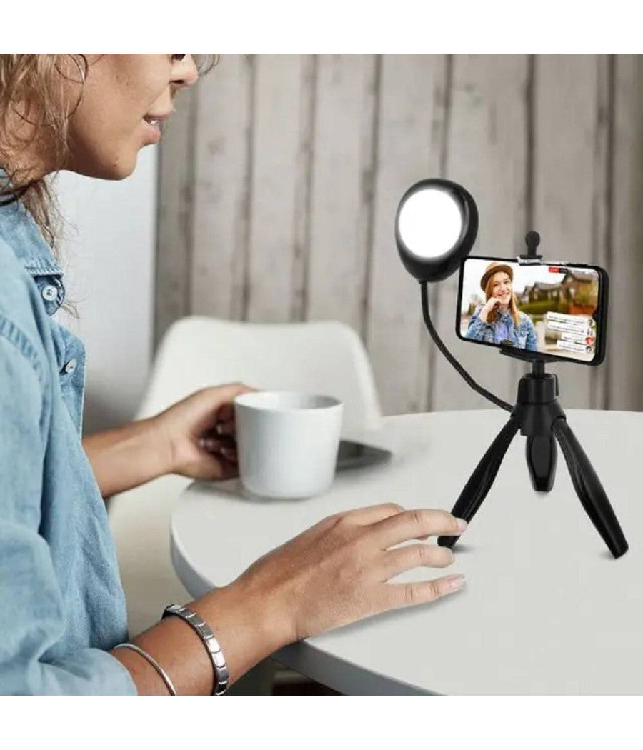 Treppiedi Da Tavolo Con Luce Led 3 Intensità  Girevole 360° Per Smartphone Hd3274         