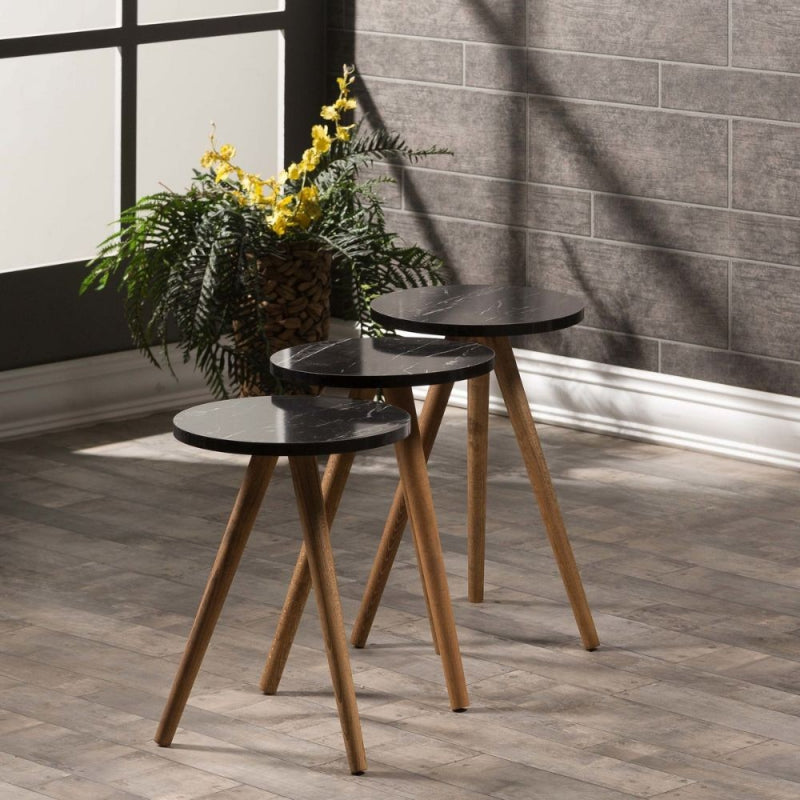 Tris tavolini da caffè Nisa 38 nero con gambe in legno
