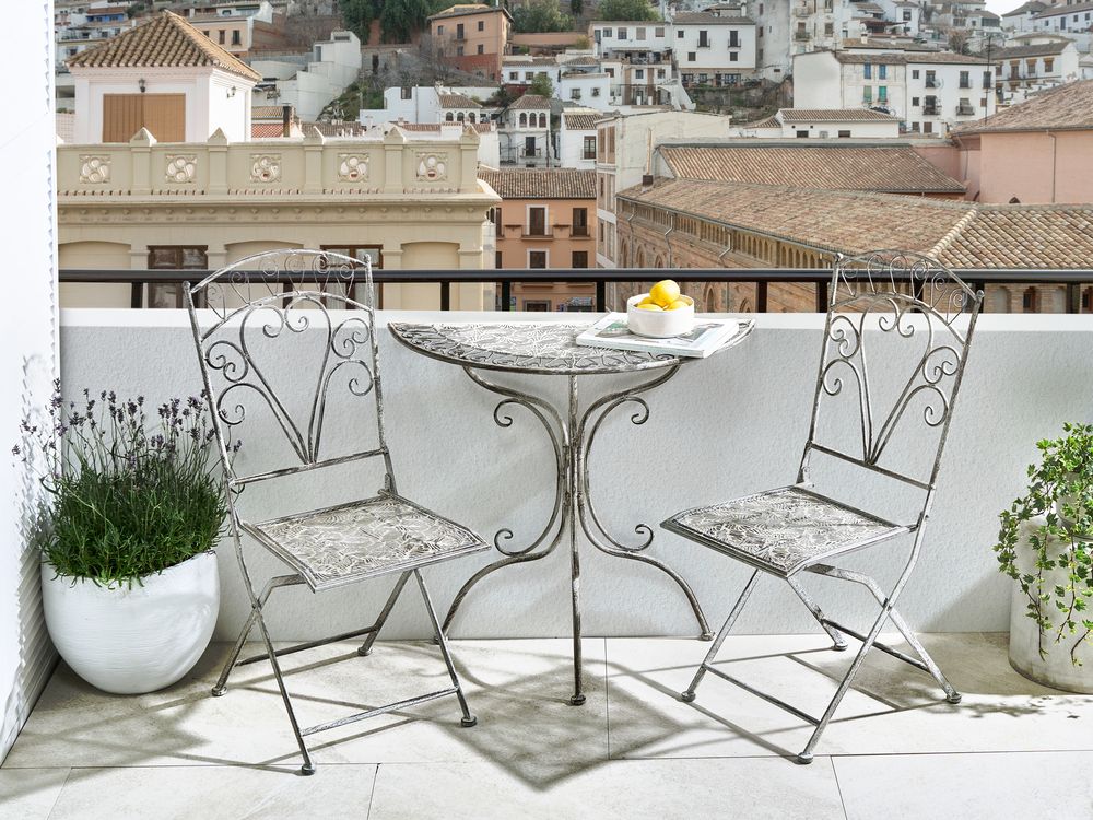 Set da bistrot da giardino in metallo grigio con motivo floreale stile vintage