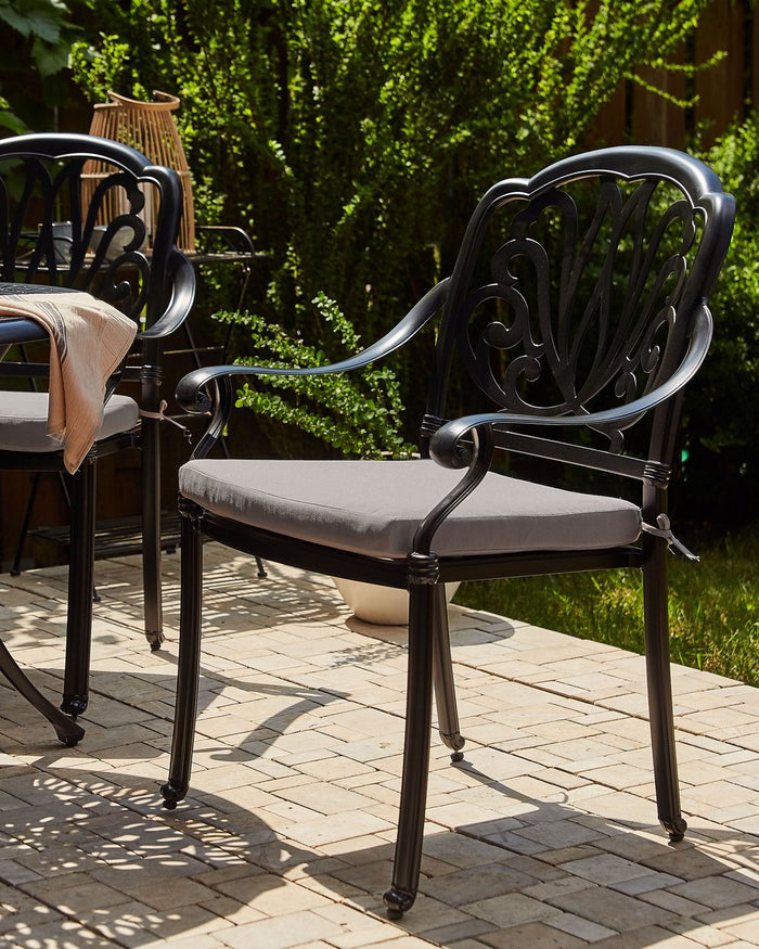 Set di 4 Sedie da Giardino Vintage in Alluminio Nero con Cuscini