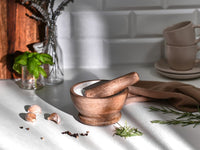 Set di mortaio e pestello in legno di mango fatto a mano marrone e bianco soggiorno cucina