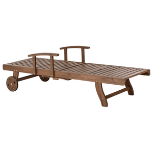 Lettino prendisole da esterno in legno di acacia scuro con cuscino verde stile rustico giardino terrazzo