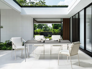 Tavolo da pranzo da giardino Piano in HPL marmo nero Telaio in alluminio bianco Resistente ai raggi UV all'acqua e alla ruggine Stile moderno del patio esterno