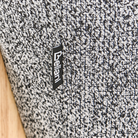 Divano a 3 posti imbottito in poliestere grigio scuro con gambe in legno Soggiorno in stile moderno