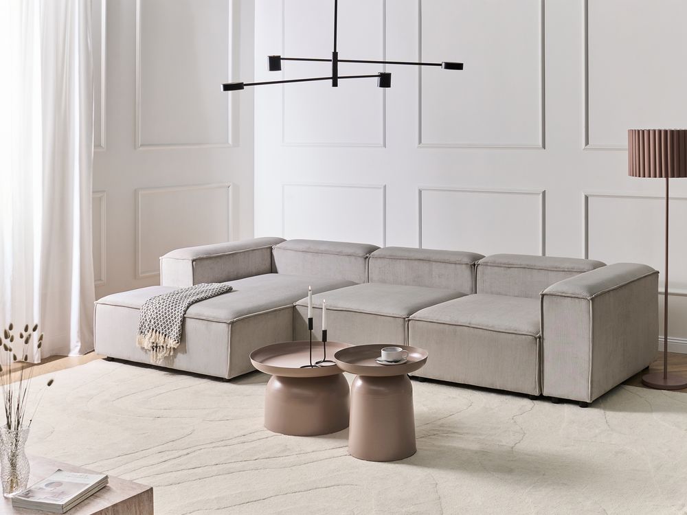 Divano componibile a 4 posti rivestito in velluto tortora con gambe nere lato destro Soggiorno moderno