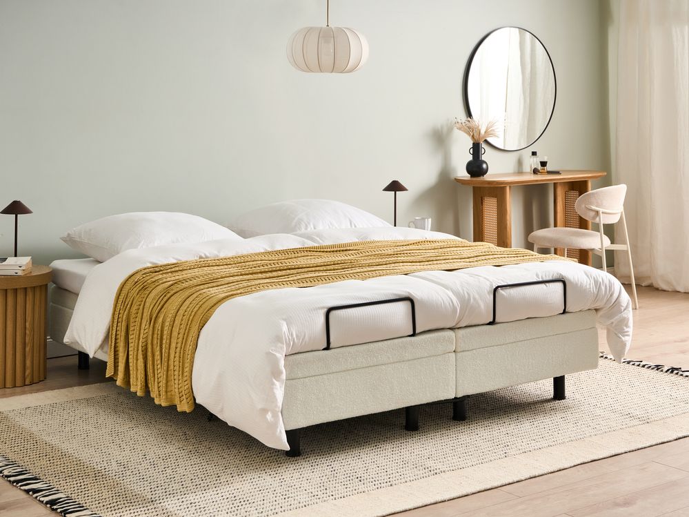 Letto matrimoniale elettrico in tessuto bouclè bianco regolabile con telecomando senza testata 160 x 200 cm stile moderno