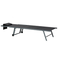 Set di 2 lettini da giardino con telaio in acciaio verniciato a polvere schienale regolabile cuscino poggiatesta telaio nero