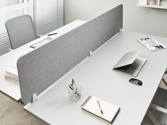 Pannello divisorio Grigio Chiaro PET Board Copertura in tessuto 180 x 40 cm Schermo acustico Morsetti di montaggio modulari Casa Ufficio