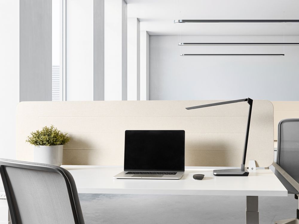 Pannello divisorio Beige Chiaro Copertura in tessuto 160 x 40 cm Schermo acustico Morsetti di montaggio modulari Casa Ufficio