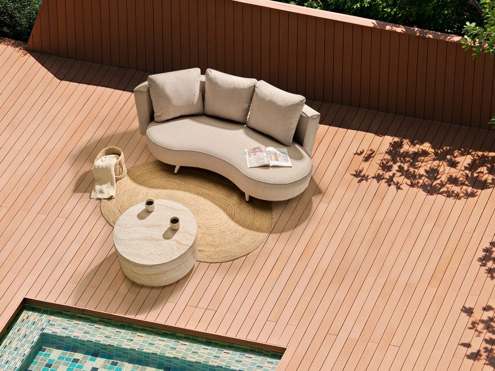 Divano da giardino a 3 posti con cuscini rivestimento in olefina idrorepellente e resistente ai raggi UV colore beige lato sinistro