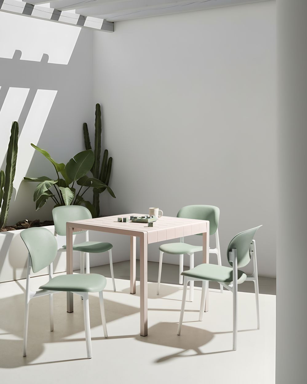 Set di 4 sedie da giardino verde leggere e resistenti alle intemperie stile moderno