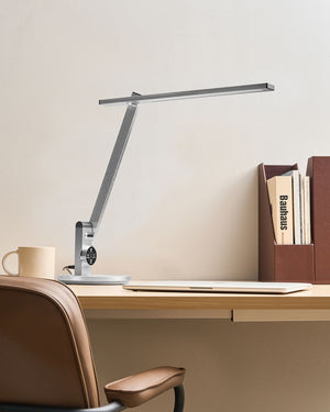Lampada da tavolo LED per ufficio domestico con braccio regolabile e orientabile dimmer a 10 livelli e timer argento