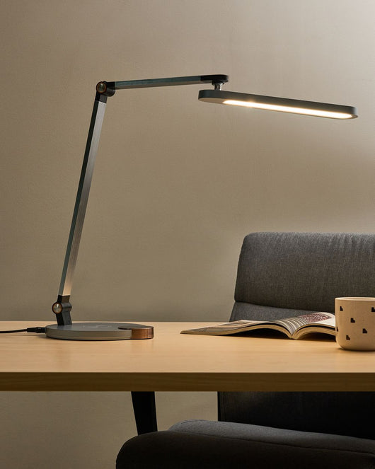 Lampada da scrivania moderna per ufficio domestico 3 modalità di temperatura Dimmer continuo Caricatore wireless Paralume regolabile Materiale sintetico Grigio