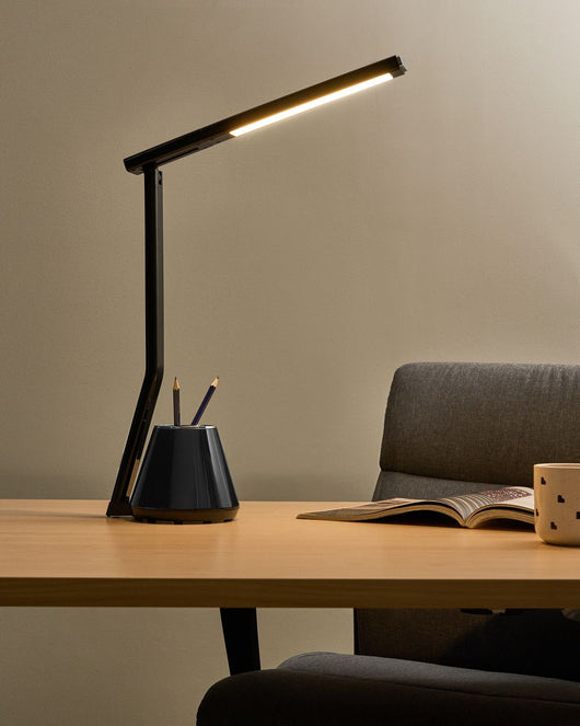 Lampada da scrivania moderna a LED Lampada da computer per ufficio domestico con portapenne 3 modalità CCT Dimmer Materiale sintetico Paralume regolabile Nero