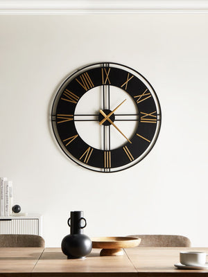 Orologio da parete in metallo nero da appendere in stile Industrial Scandi