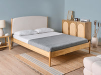 Letto minimalista con rete a doghe e testiera imbottita 160x200 cm stile elegante