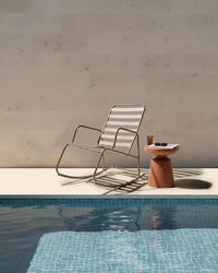 Sedia a dondolo da giardino tortora alluminio a doghe Design moderno per esterni