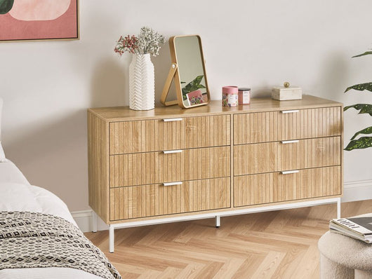 Cassettiera MDF 6 Cassetti marrone chiaro Maniglie Scanalate Frontali Design Moderno Camera da letto Soggiorno