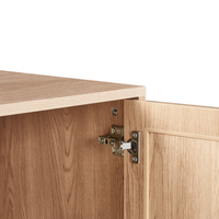 Mobile portabottiglie marrone chiaro in truciolato frontale in rattan gambe in legno credenza con portabottiglie stile boho soggiorno contenitore