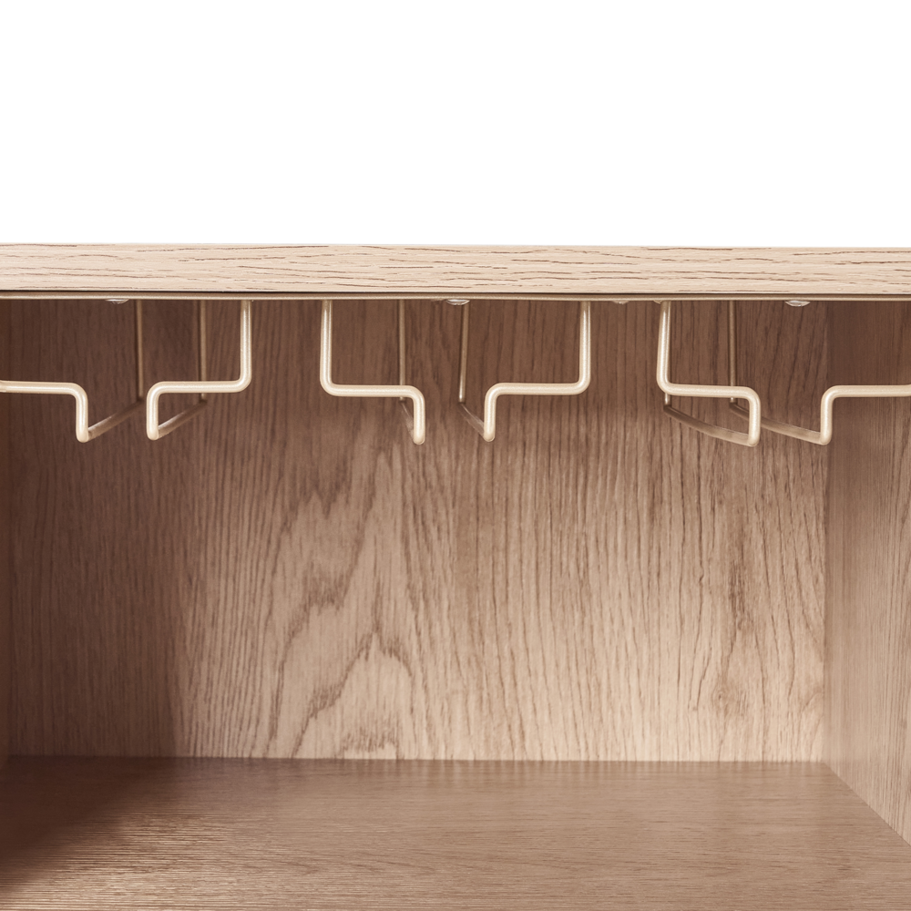 Mobile portabottiglie marrone chiaro in truciolato frontale in rattan gambe in legno credenza con portabottiglie stile boho soggiorno contenitore