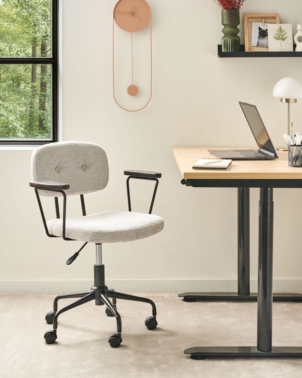 Sedia da ufficio tradizionale in tessuto girevole regolabile grigio chiaro stile moderno home office