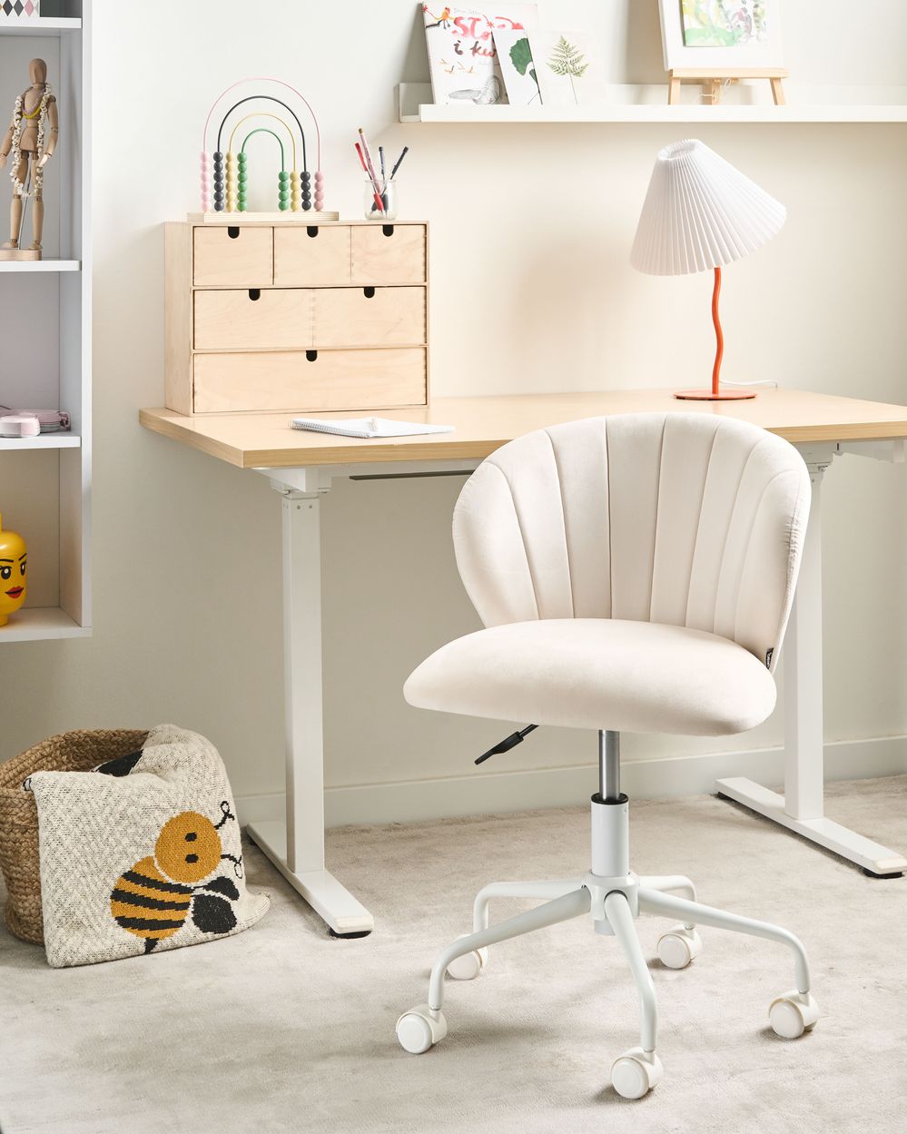 Sedia da scrivania da ufficio girevole in velluto bianco sporco regolabile in altezza