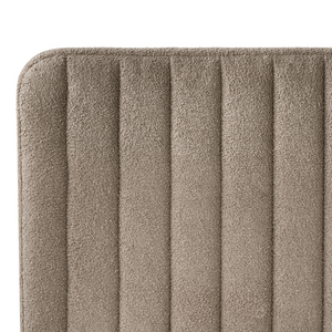 Letto matrimoniale in bouclè con testiera trapuntata gambe in metallo da 120 x 200 cm e base a doghe tortora Design moderno