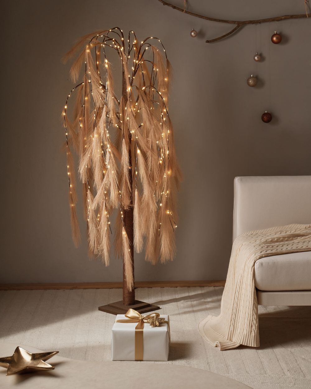 Albero di Natale artificiale con luci LED 160 cm per esterni e interni stile moderno beige