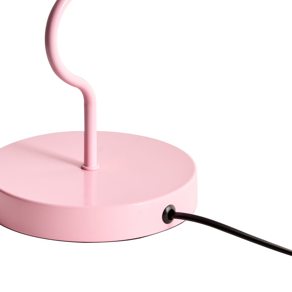 Lampada da tavolo moderna decorativa con base in metallo ondulata e paralume a campana in tessuto rosa
