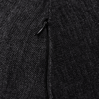 Divano a 3 posti in velluto nero con cuscini aggiuntivi stile elegante