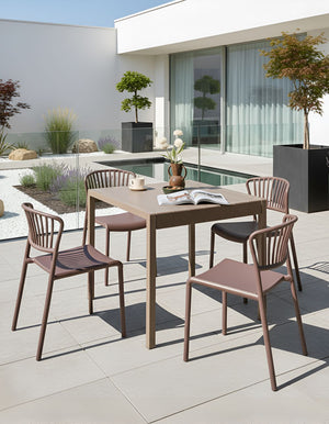 Set di 4 sedie da pranzo in plastica marrone per interni ed esterni impilabili in stile minimalista