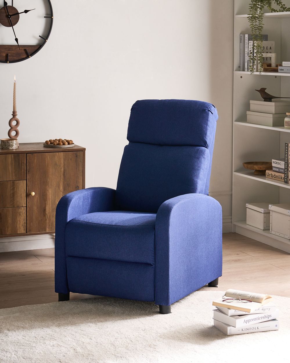Poltrona reclinabile blu navy Schienale e poggiapiedi regolabili Struttura in legno Schienale alto Design tradizionale Soggiorno