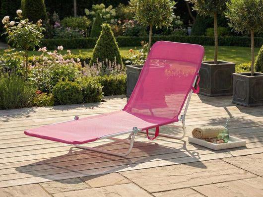 Sdraio da giardino rosa fucsia con seduta in rete e telaio in acciaio con maniglia resistente alle intemperie