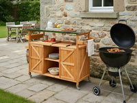 Cucina da esterno a isola in legno di abete marrone 2 ante, ripiani aperti, piano in acciaio 128 x 47 x 85 cm Cucina da giardino con ruote