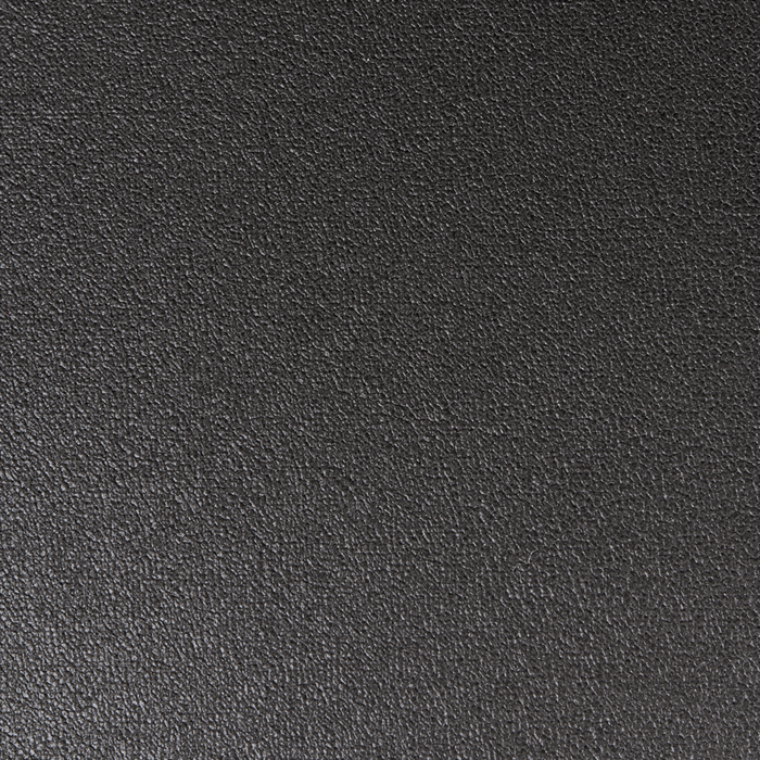 Poltrona in ecopelle con poggiatesta regolabile e gambe in metallo, colore nero stile moderno