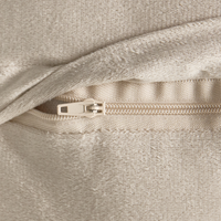 Set di 2 cuscini decorativi in velluto con motivo natalizio a fiocco 50 x 30 cm beige e rosso accessorio decorativo