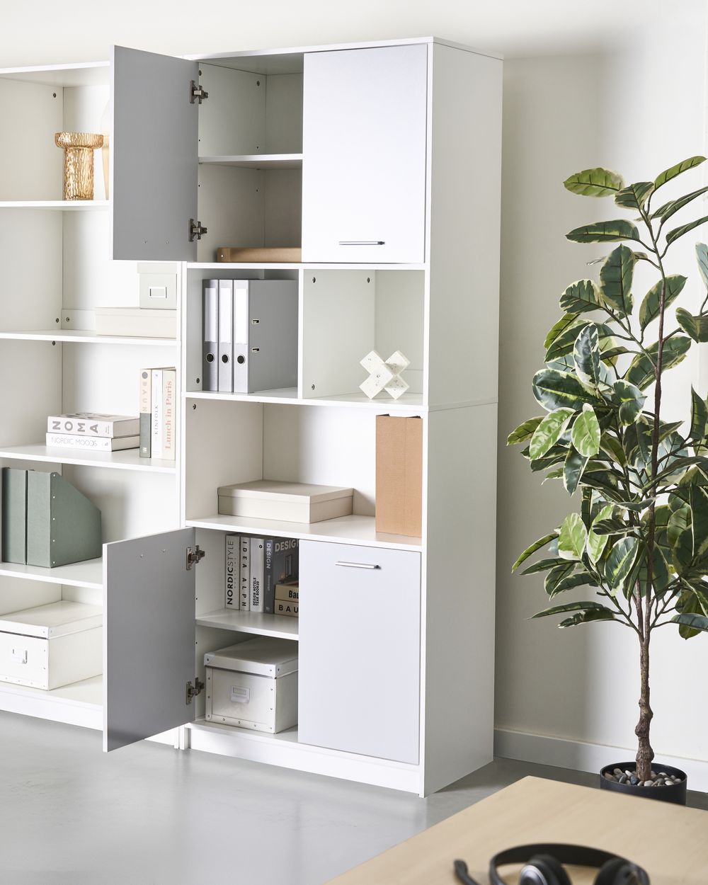 Libreria a 4 ante in truciolare grigio e bianco Mobili da ufficio minimalisti Ripiani aperti e chiusi