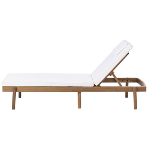 Sdraio marrone chiaro in legno di acacia certificato con cuscino bianco, seduta pieghevole, per giardino, patio e balcone