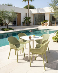 Set di 4 sedie da giardino in plastica verde oliva per interni ed esterni con braccioli, stile moderno e minimalista