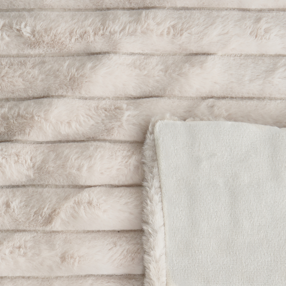 Copriletto decorativo in tessuto morbido 150 x 200 cm beige c chiaro amera da letto