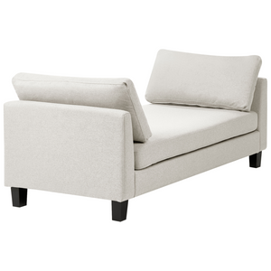 Chaise longue in tessuto beige chiaro imbottita con cuscini gambe in acciaio in stile scandinavo