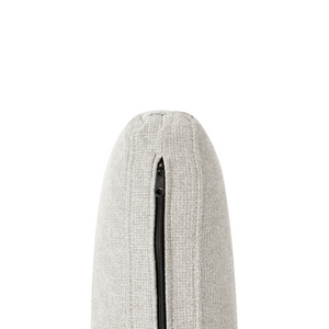 Chaise longue in tessuto beige chiaro imbottita con cuscini gambe in acciaio in stile scandinavo