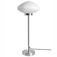 Lampada da tavolo con base in ferro argentato e paralume in vetro bianco design moderno per soggiorno e camera da letto