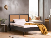 Letto matrimoniale in legno di gomma con testiera in vimini nero 120 x 200 cm stile boho minimalista