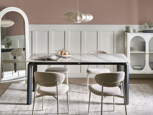 Tavolo da pranzo da giardino piano in pietra sinterizzata nera e bianca lucida e struttura in ferro resistente ai raggi UV e alla ruggine interni ed esterni